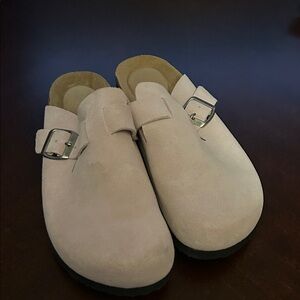 Light Pink Slip-On Clogs with Buckle